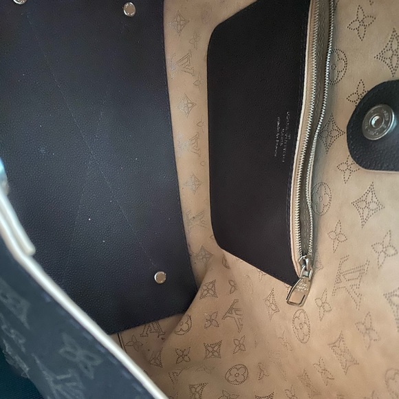 Louis Vuitton Carmel Mahina ccc